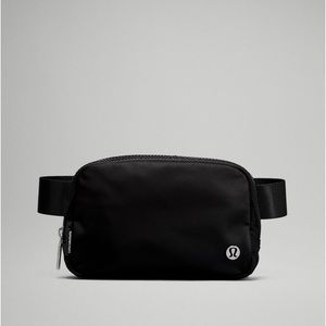 Lululemon Everywhere Belt Bag